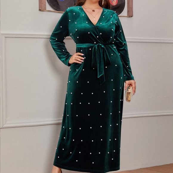 Plus Size Velvet Pearl Front Belted Formal Dress - Picture 9 of 16